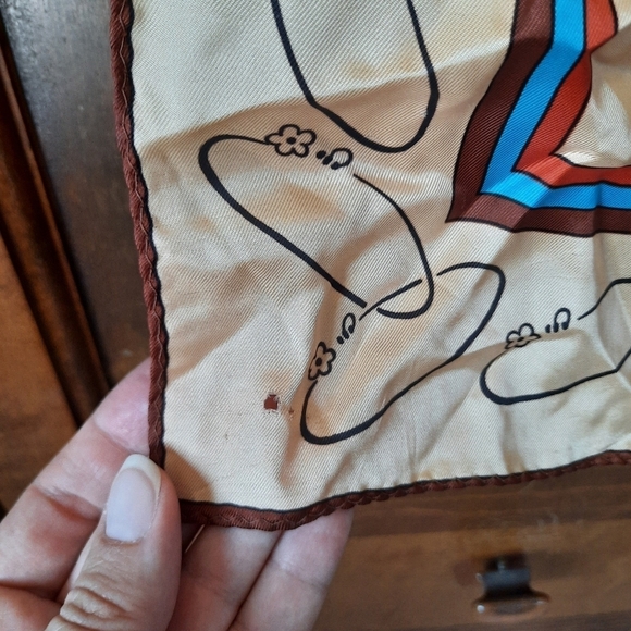 Vintage satin tan mod print scarf - Picture 5 of 8